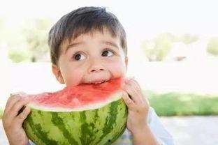 小衫吃瓜吃坏肚子  第1张